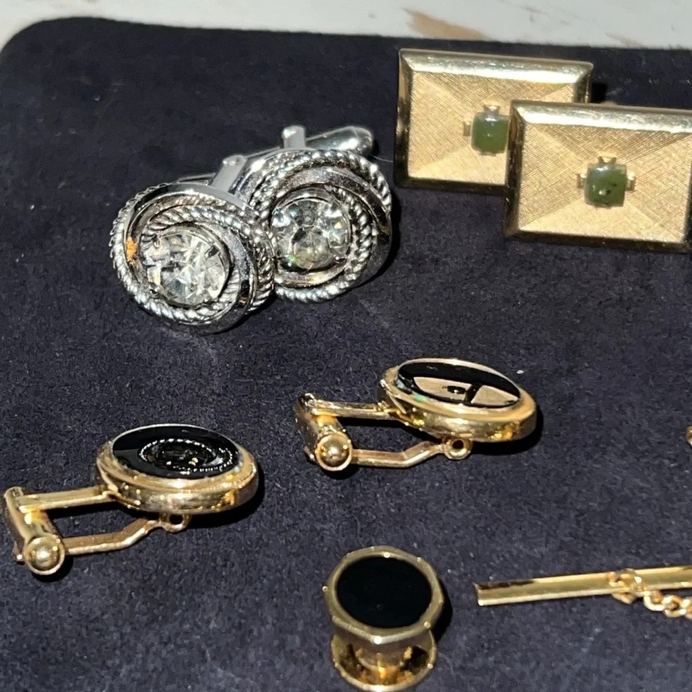 Lot Swank and other Gold and Silver Men's Cufflinks Set tie clips